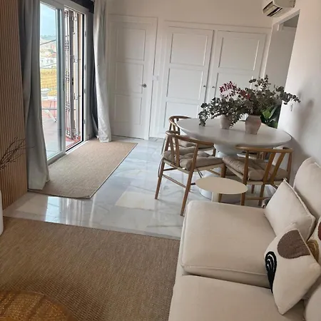 Six By Caleta Homes شقة