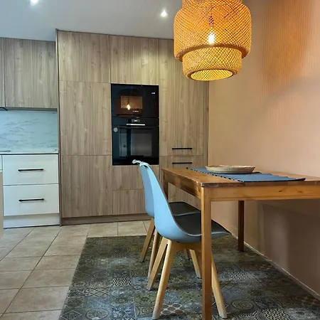 Six By Caleta Homes شقة